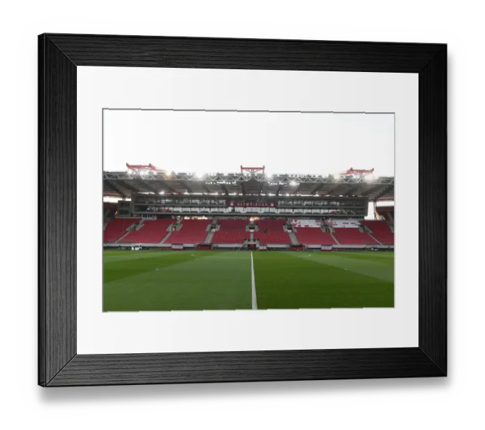 Framed Print : Arsenal FC vs SL Benfica: Europa League Showdown at Karaiskakis Stadium Framed Print : Arsenal FC vs SL Benfica: Europa League Showdown at Karaiskakis Stadium