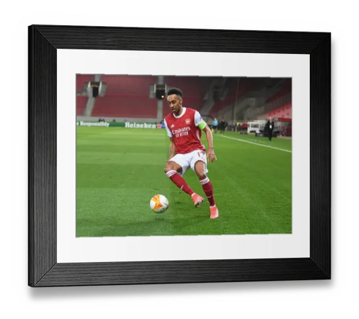 Framed Print : Arsenal's Aubameyang Shines in Europa League Clash against SL Benfica
