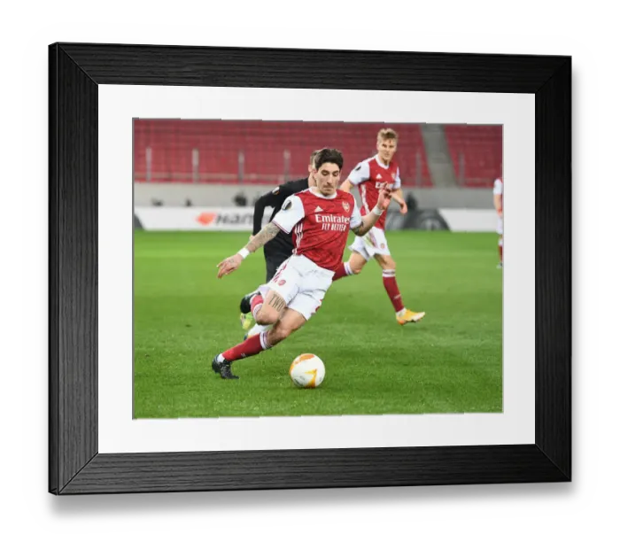 Framed Print : Hector Bellerin in Action: Arsenal vs SL Benfica, Europa League 2020-21 Framed Print : Hector Bellerin in Action: Arsenal vs SL Benfica, Europa League 2020-21
