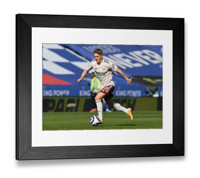 Framed Print : Martin Odegaard in Action: Leicester City vs. Arsenal - Premier League Clash (2020-21)