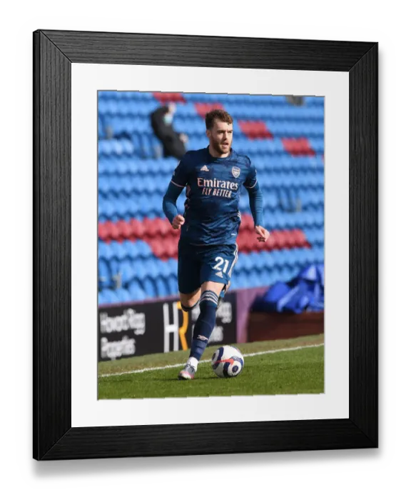 Framed Print : Behind Closed Doors: Arsenal at Burnley Amidst Coronavirus Restrictions - Calum Chambers in Action Framed Print : Behind Closed Doors: Arsenal at Burnley Amidst Coronavirus Restrictions - Calum Chambers in Action