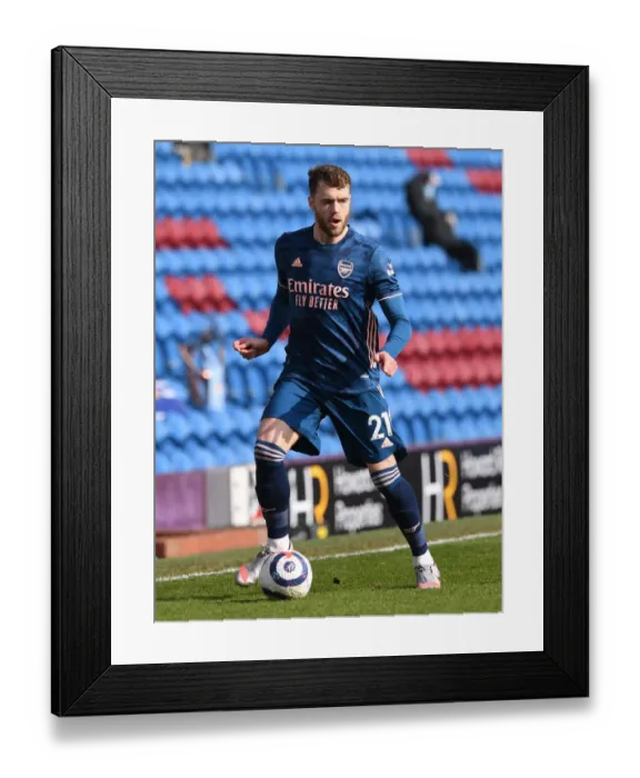 Framed Print : Behind Closed Doors: Burnley vs Arsenal Amidst COVID-19 Restrictions (Calum Chambers) Framed Print : Behind Closed Doors: Burnley vs Arsenal Amidst COVID-19 Restrictions (Calum Chambers)