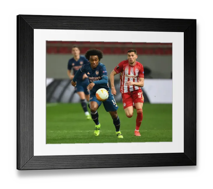 Framed Print : Willian Scores in Empty Arsenal Victory at Olympiacos, Piraeus, 2021