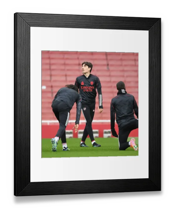 Framed Print : Arsenal v Tottenham: Bellerin Warms Up Ahead of Empty Emirates Clash (2020-21) Framed Print : Arsenal v Tottenham: Bellerin Warms Up Ahead of Empty Emirates Clash (2020-21)