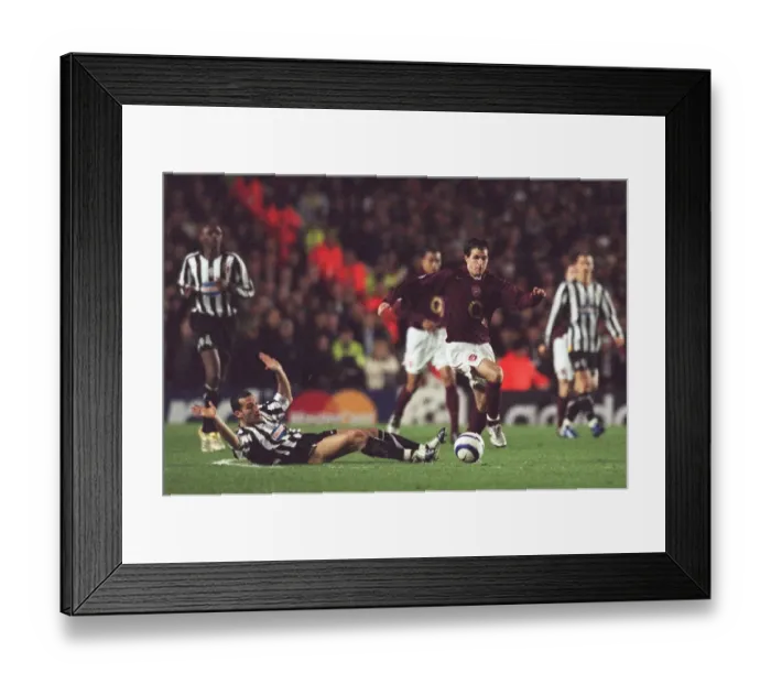 Framed Print : Cesc Fabregas (Arsenal) Gianluca Zambrotta (Juventus). Arsenal 2: 0 Juventus