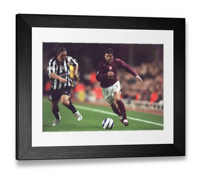 Framed Print : Jose Reyes (Arsenal) Mauro Camoranesi (Juve). Arsenal 2: 0 Juventus Framed Print : Jose Reyes (Arsenal) Mauro Camoranesi (Juve). Arsenal 2: 0 Juventus