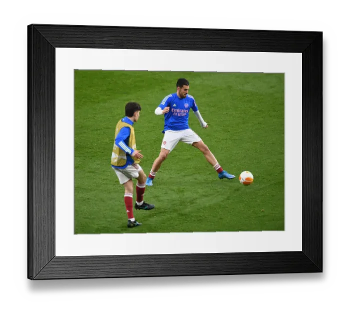 Framed Print : Arsenal's Dani Ceballos Prepares for Europa League Showdown Against Olympiacos (Behind Closed Doors)