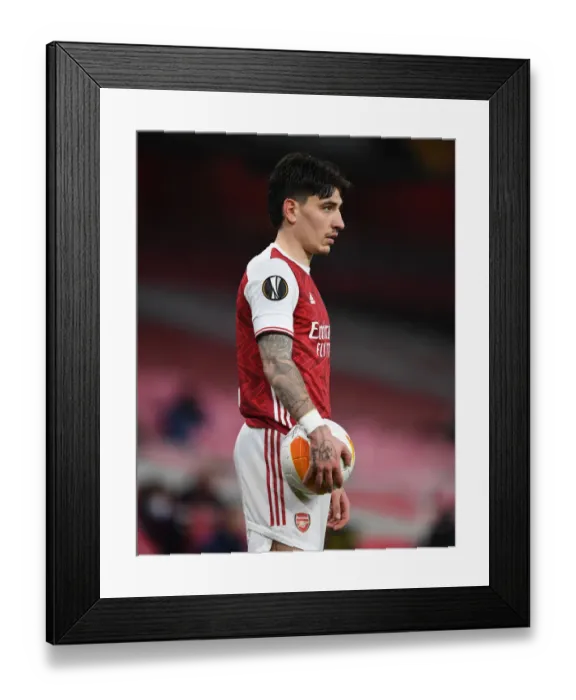 Framed Print : Arsenal's Hector Bellerin in UEFA Europa League Action vs Olympiacos (Behind Closed Doors)