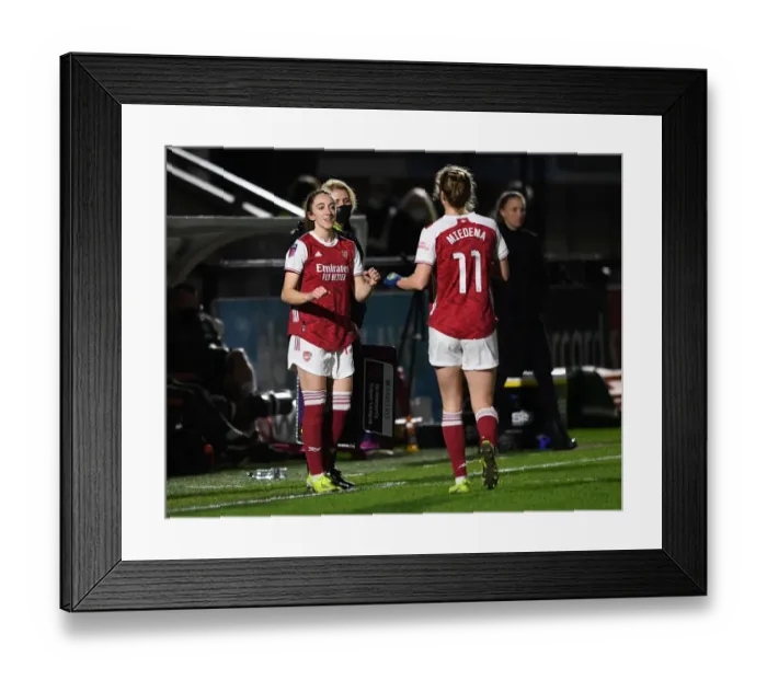 Framed Print : Arsenal Women Substitute Lisa Evans Replaces Vivianne Miedema Against Manchester United in Empty Meadow Park