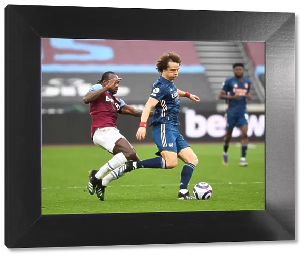 David Luiz Breaks Past Michail Antonio: Arsenal vs. West Ham United in Empty London Stadium, Premier League 2020-21