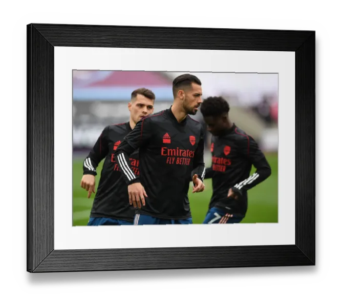 Framed Print : Arsenal's Pablo Mari Prepares for West Ham Clash in Premier League Showdown