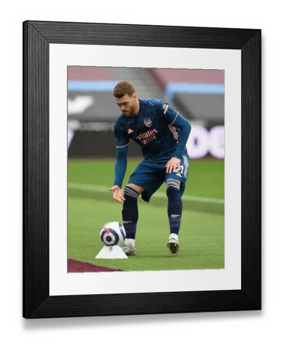 Framed Print : Calum Chambers in Action: Arsenal vs West Ham United, Premier League 2020-21