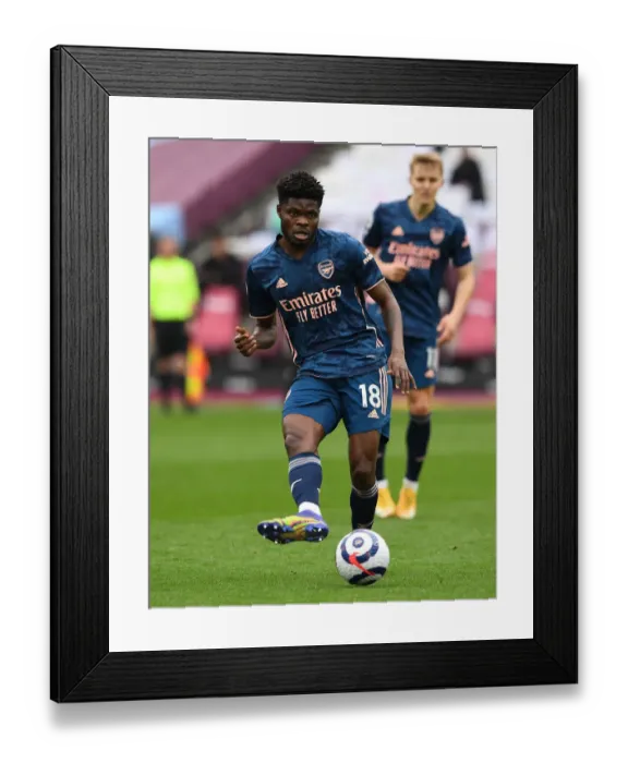 Framed Print : Thomas Partey in Action: West Ham United vs Arsenal, Premier League 2020-21