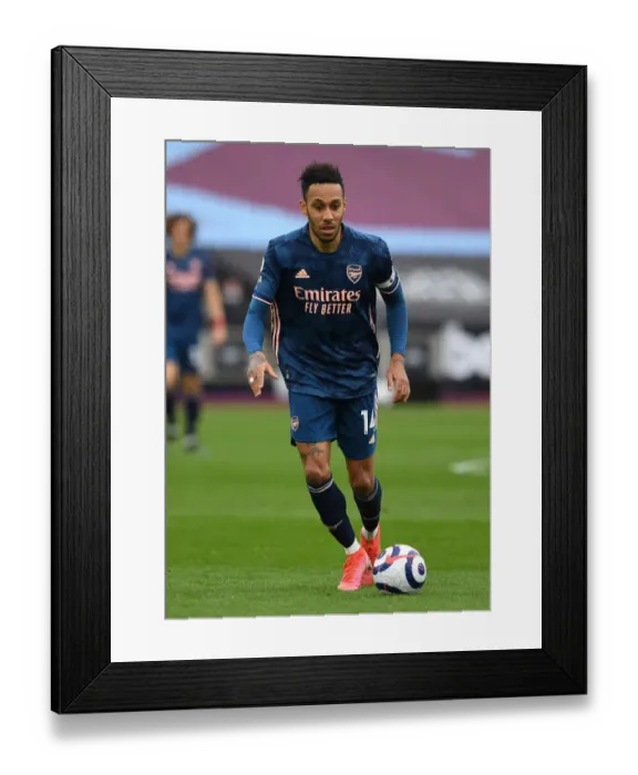 Framed Print : Aubameyang in Action: Arsenal vs. West Ham United, Premier League 2020-21 Framed Print : Aubameyang in Action: Arsenal vs. West Ham United, Premier League 2020-21