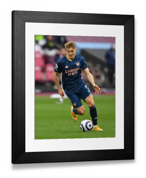 Framed Print : Martin Odegaard in Action: West Ham United vs. Arsenal, Premier League 2020-21 Framed Print : Martin Odegaard in Action: West Ham United vs. Arsenal, Premier League 2020-21