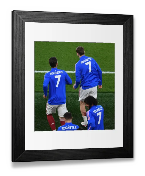 Framed Print : Arsenal Honors Rocastle with Empty Emirates Stadium Shirts vs Liverpool (2021) Framed Print : Arsenal Honors Rocastle with Empty Emirates Stadium Shirts vs Liverpool (2021)