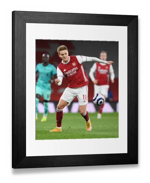 Framed Print : Arsenal vs Liverpool: Emirates Showdown in Empty Stands (2020-21)