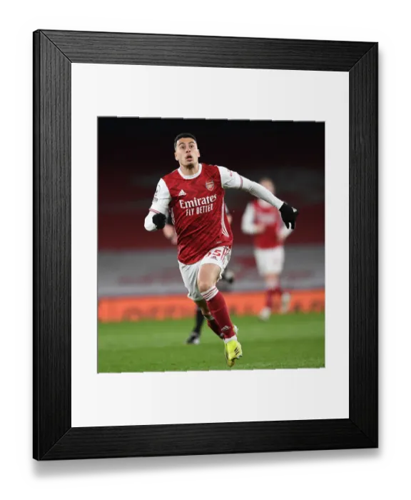Framed Print : Arsenal vs Liverpool: Emirates Stadium Showdown in Empty London (2020-21) Framed Print : Arsenal vs Liverpool: Emirates Stadium Showdown in Empty London (2020-21)