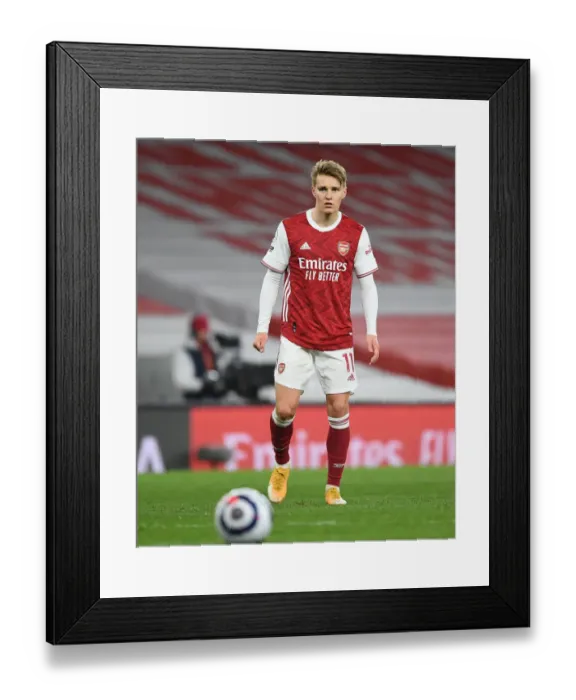 Framed Print : Arsenal vs Liverpool: Emirates Stadium Showdown in Empty London (2020-21)
