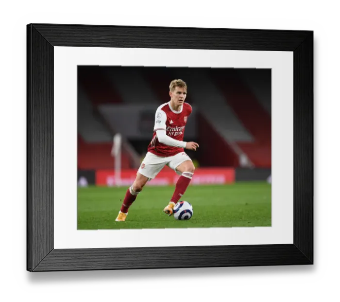 Framed Print : Arsenal vs Liverpool Showdown at Emirates: A Quiet Battle Amidst Pandemic Restrictions (April 2021)