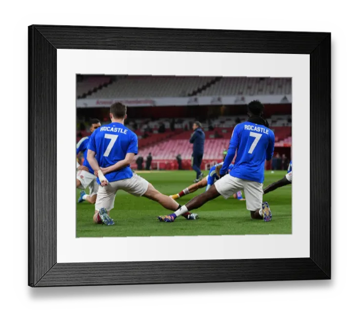 Framed Print : Arsenal Honors David Rocastle: Players Wear Iconic Kits During Warm-Up vs Liverpool (2020-21) Framed Print : Arsenal Honors David Rocastle: Players Wear Iconic Kits During Warm-Up vs Liverpool (2020-21)