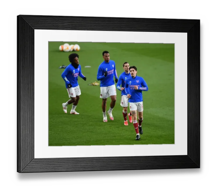 Framed Print : Arsenal's Hector Bellerin Prepares for Europa League Quarterfinal at Empty Emirates Stadium