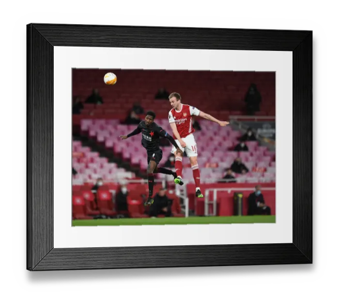 Framed Print : Arsenal vs Slavia Prague: Holding Heads in Empty Emirates Stadium - UEFA Europa League Quarterfinal Framed Print : Arsenal vs Slavia Prague: Holding Heads in Empty Emirates Stadium - UEFA Europa League Quarterfinal