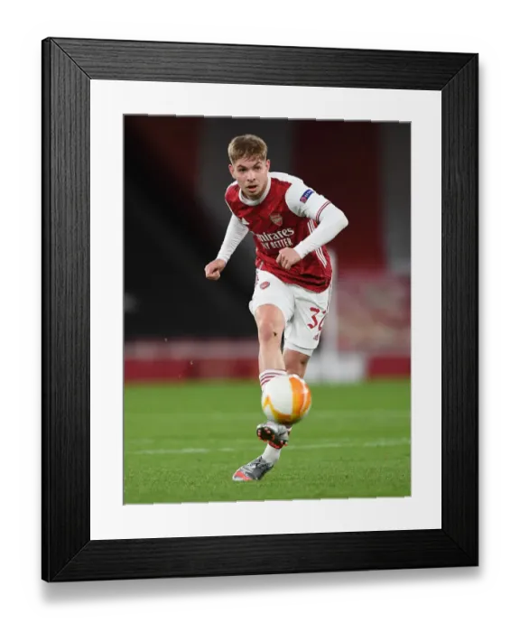 Framed Print : Emile Smith Rowe Shines in Empty Emirates: Arsenal's Brilliant Quarterfinal Performance Against Slavia Praha