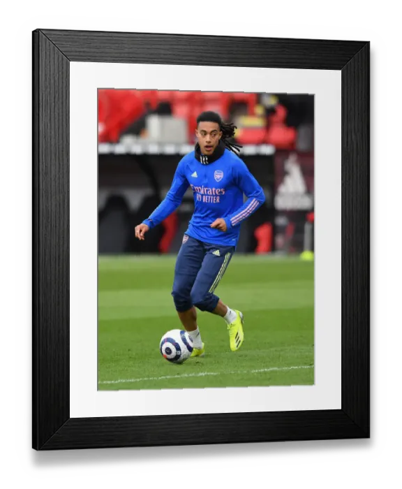 Framed Print : Arsenal's Miguel Azeez Prepares for Sheffield United Clash in Premier League (April 2021)