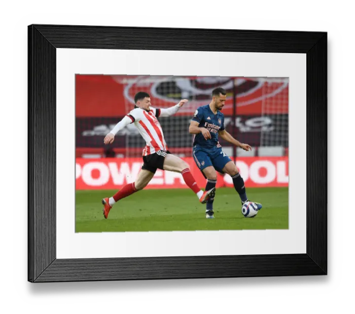 Framed Print : Sheffield United vs. Arsenal: Pablo Mari Faces Off Against Oliver Burke