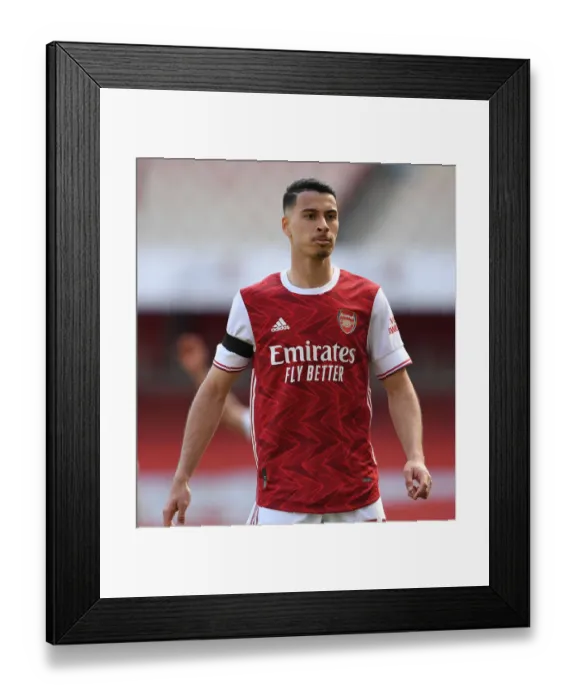 Framed Print : Gabriel Martinelli Shines in Empty Emirates: Arsenal's Standout Player in Victory over Fulham (April 2021)