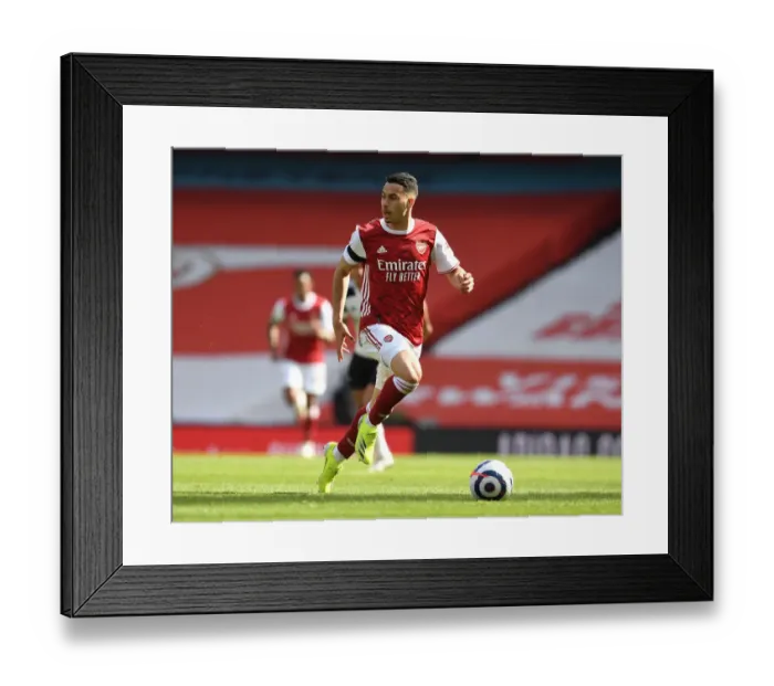 Framed Print : Arsenal's Gabriel Martinelli in Action against Fulham during Emirates Stadium Showdown (2020-21)
