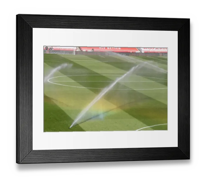 Framed Print : Arsenal vs Fulham: Emirates Stadium Under Strict COVID-19 Restrictions, April 2021 Framed Print : Arsenal vs Fulham: Emirates Stadium Under Strict COVID-19 Restrictions, April 2021