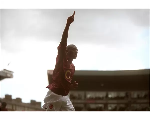 Abou Diaby celebrates scoring Arsenals 5th goal. Arsenal 5: 0 Aston Villa