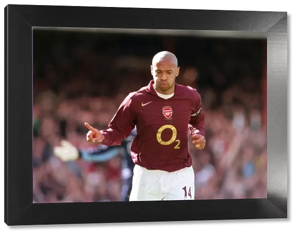 Thierry Henry celebrates scoring Arsenals 2nd goal his 1st