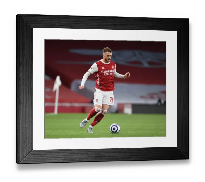 Framed Print : Calum Chambers Determination at Empty Emirates: Arsenal vs Everton (April 2021)