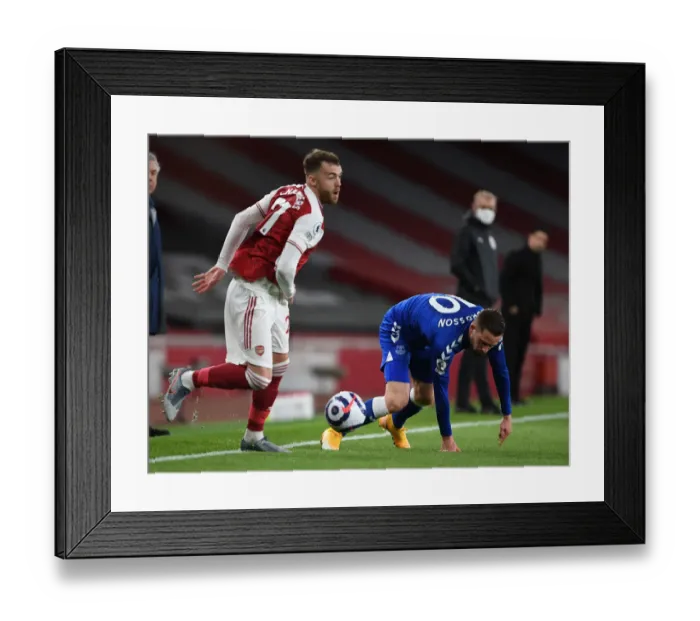 Framed Print : Arsenal vs. Everton: Emirates Battle in Empty Stands (2020-21) Framed Print : Arsenal vs. Everton: Emirates Battle in Empty Stands (2020-21)