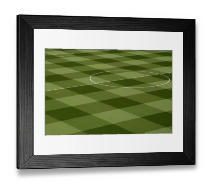 Framed Print : Arsenal vs Everton: Premier League Showdown at Emirates Stadium