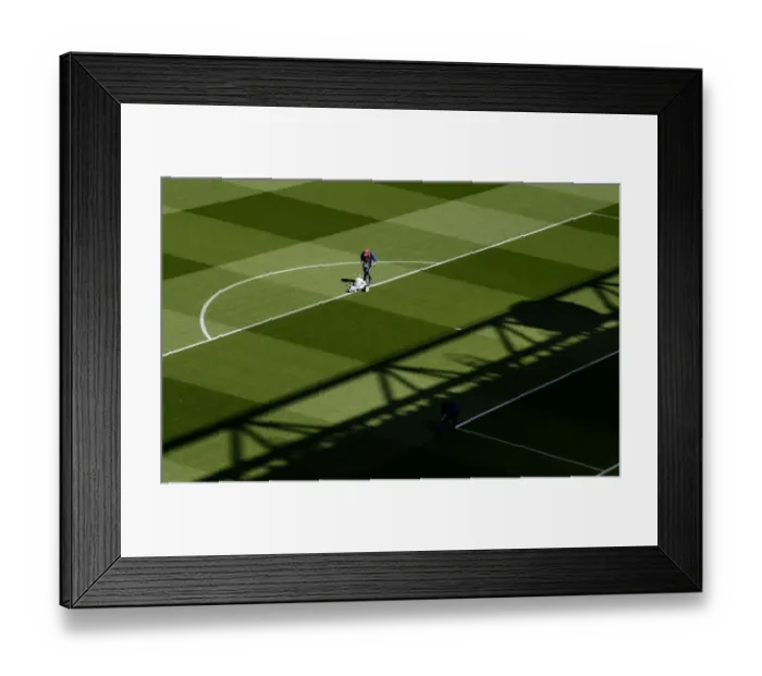 Framed Print : Arsenal vs. Everton: Premier League Showdown at Emirates Stadium Framed Print : Arsenal vs. Everton: Premier League Showdown at Emirates Stadium