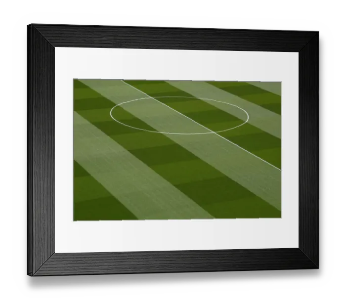 Framed Print : Arsenal vs. Everton: Premier League Showdown at Emirates Stadium
