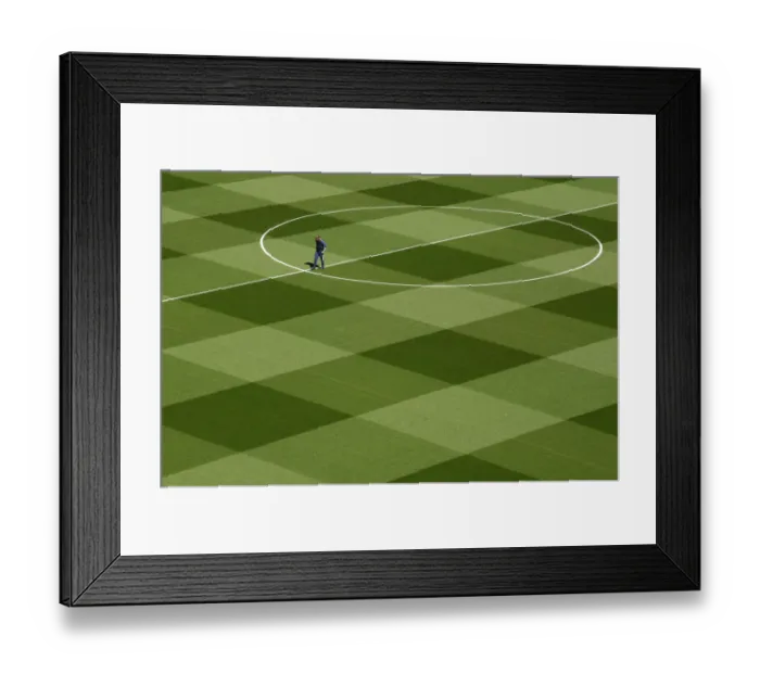 Framed Print : Arsenal vs Everton: Premier League Showdown at Emirates Stadium Framed Print : Arsenal vs Everton: Premier League Showdown at Emirates Stadium