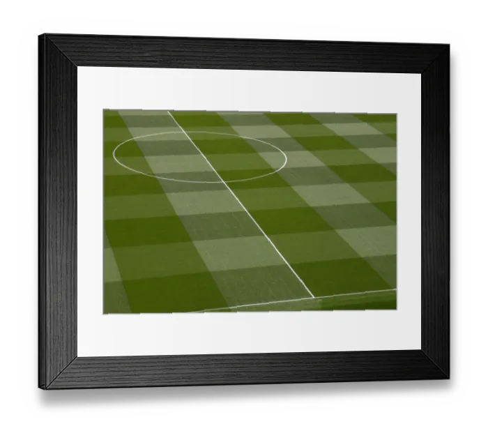 Framed Print : Arsenal vs. Everton: Premier League Showdown at Emirates Stadium Framed Print : Arsenal vs. Everton: Premier League Showdown at Emirates Stadium