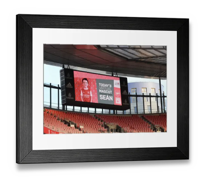 Framed Print : Arsenal vs. Everton: Premier League Showdown at Emirates Stadium