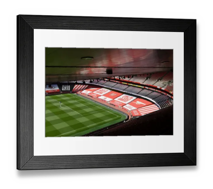 Framed Print : Arsenal vs. Everton: Premier League Showdown at Emirates Stadium