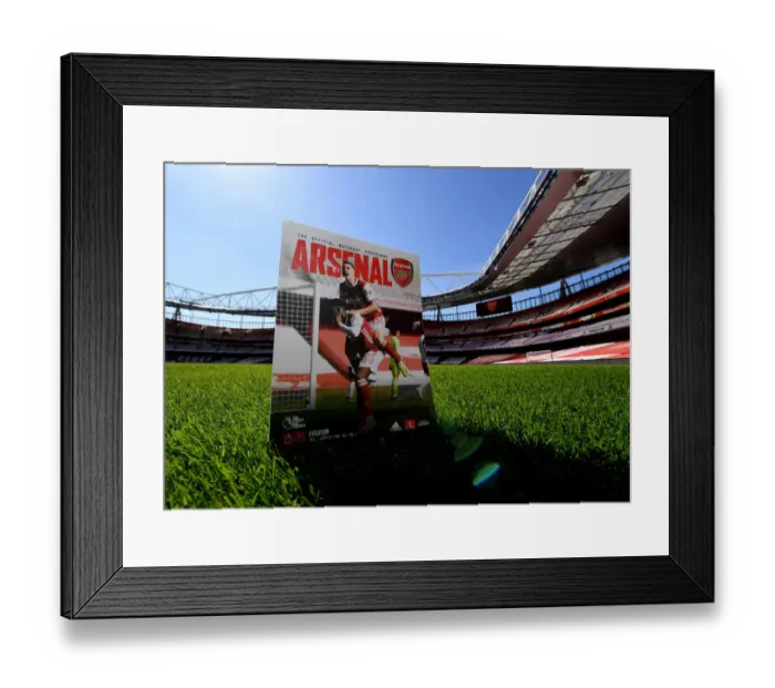 Framed Print : Arsenal vs. Everton: Premier League Showdown at Emirates Stadium