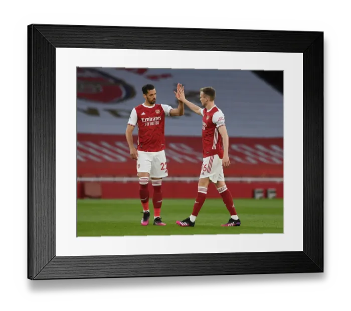 Framed Print : Arsenal's Pablo Mari and Rob Holding Prepare for Arsenal v Everton Clash (2020-21)