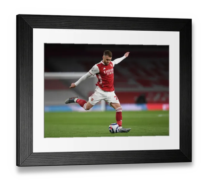 Framed Print : Arsenal's Calum Chambers in Action against Everton - Premier League 2020-21 Framed Print : Arsenal's Calum Chambers in Action against Everton - Premier League 2020-21