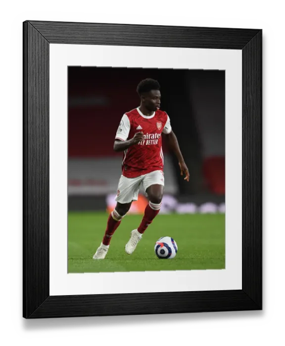 Framed Print : Arsenal's Bukayo Saka in Action against Everton - Premier League 2020-21