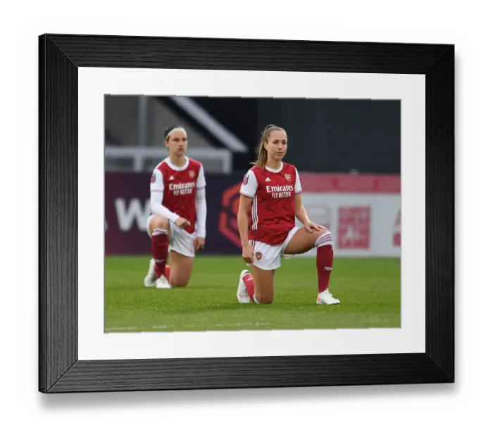 Framed Print : Arsenal's Lia Walti Kneels in Solidarity: FA WSL 2021 Moment at Empty Meadow Park