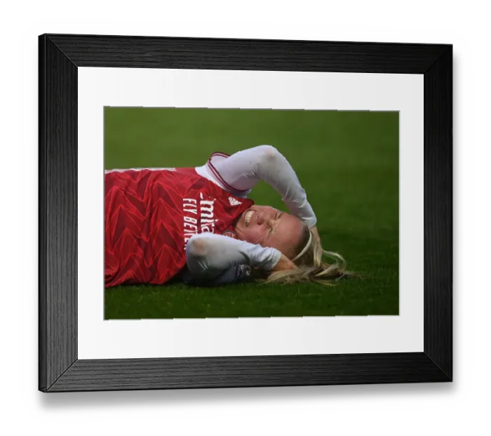 Framed Print : Arsenal's Beth Mead in Deep Thought: Pondering Her Next Move Against West Ham Amidst Empty Stands (FA WSL, 2021) Framed Print : Arsenal's Beth Mead in Deep Thought: Pondering Her Next Move Against West Ham Amidst Empty Stands (FA WSL, 2021)